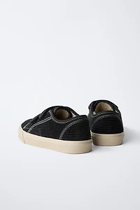 TENNIS EN COTON CÔTELÉ AVEC INTÉRIEUR MOUTONNÉ