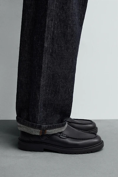 LEATHER BUCKLE SHOES