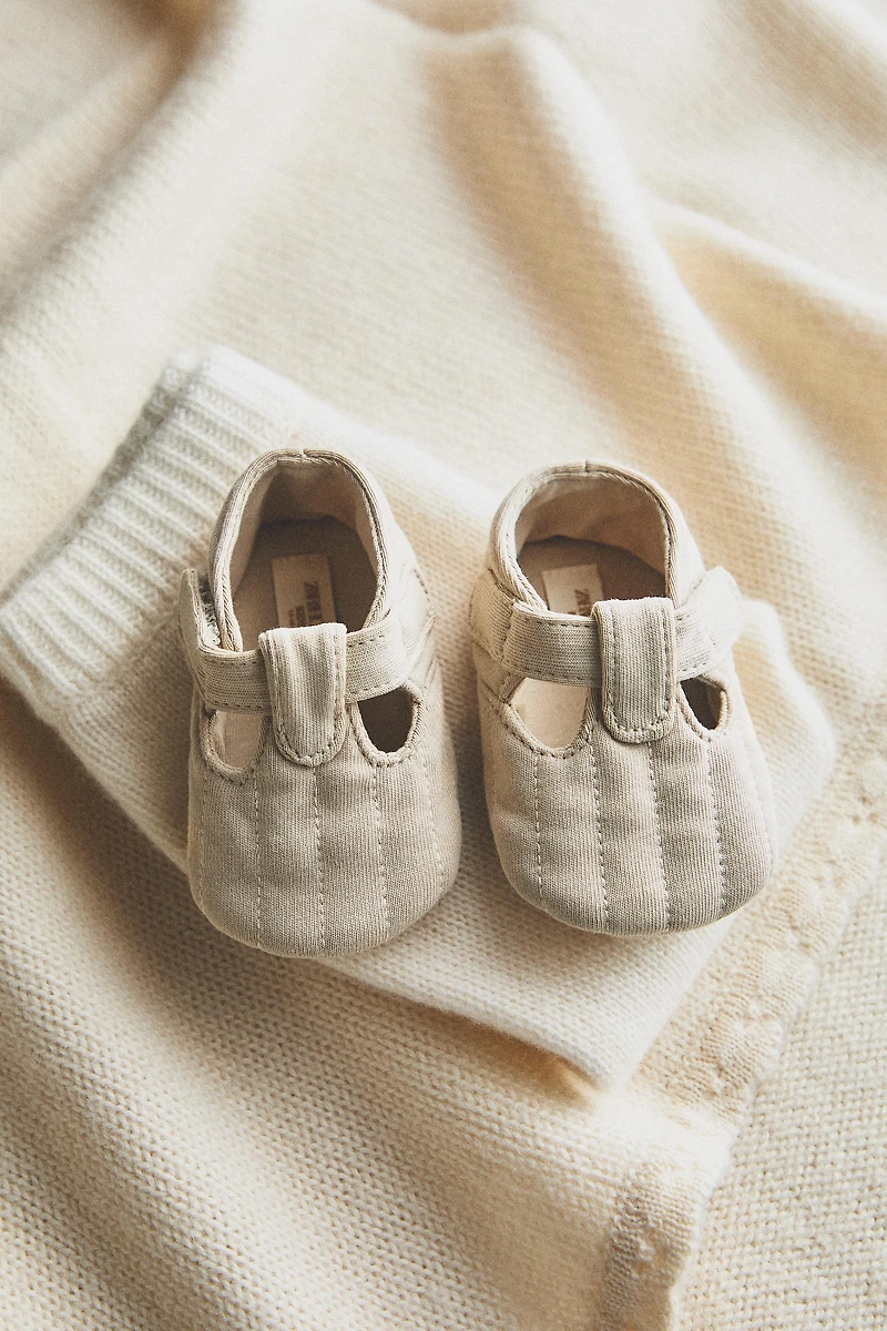 SANDAL-STYLE BOOTIES