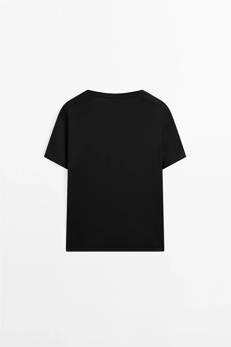 Flowing V-neck T-shirt