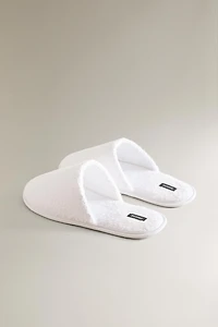 CHAUSSONS SERVIETTE DE BAIN