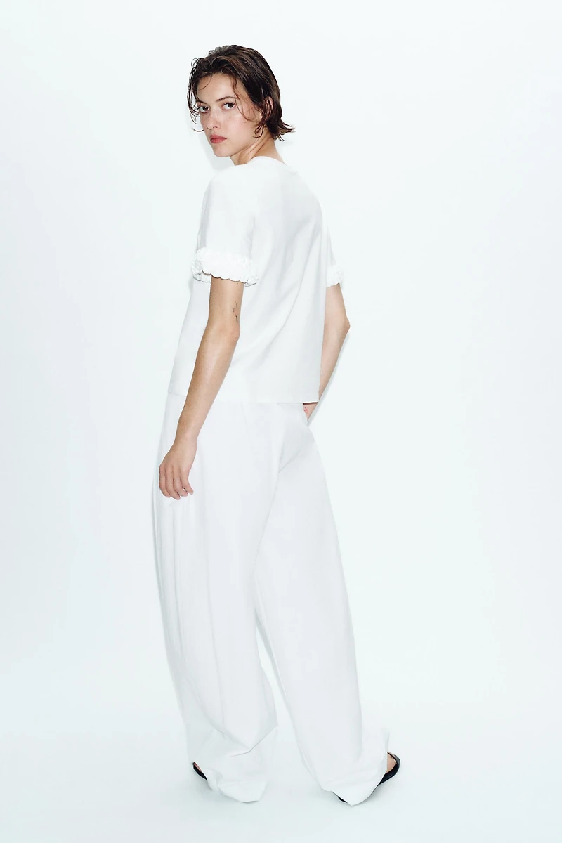 RUFFLED SLEEVE T-SHIRT