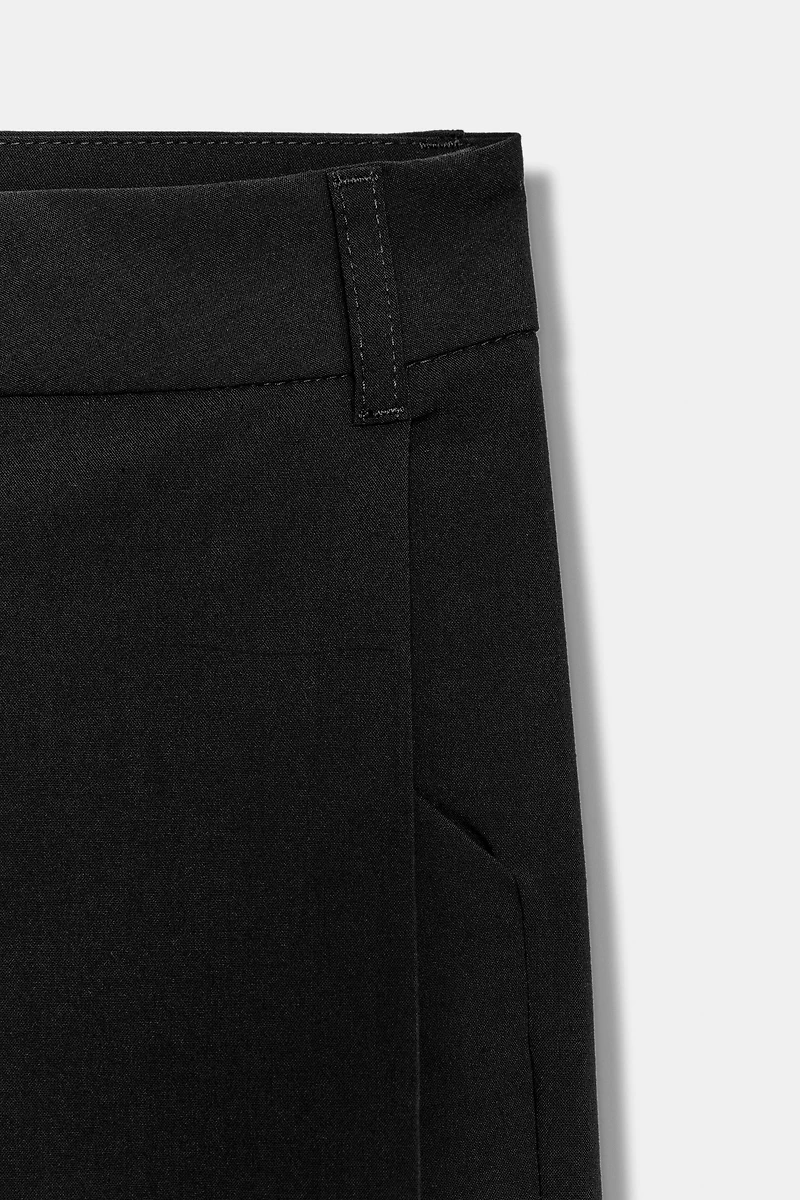 PLEATED LONG SHORTS