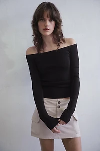 OFF-SHOULDER KNIT TOP