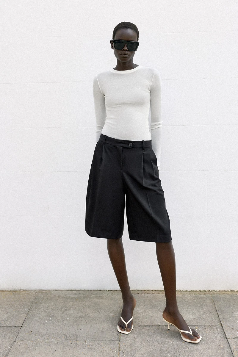 LONG PLEATED BERMUDA SHORTS