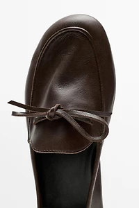 Leather bow loafer
