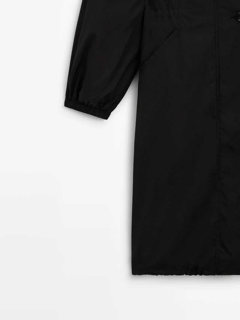 Water-repellent parka with detachable inner gilet