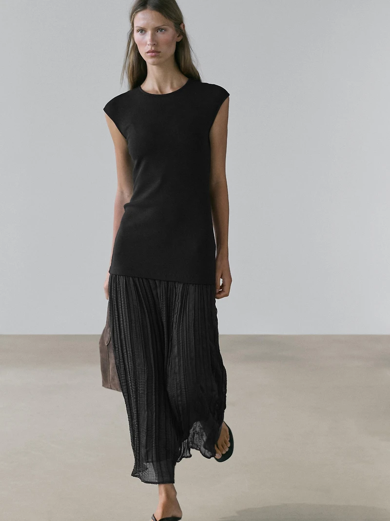 Long contrast pleated dress