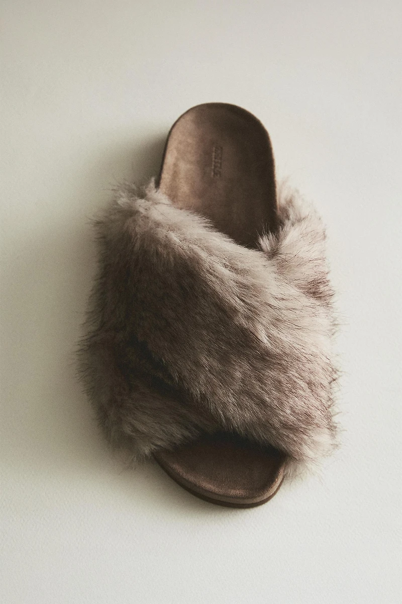CROSSOVER SANDALS WITH FAUX FUR