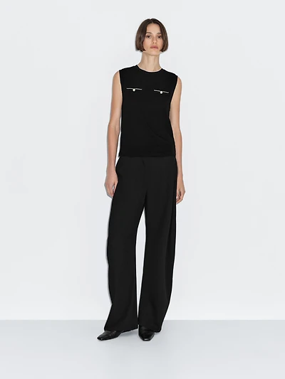 Sleeveless top with pocket details