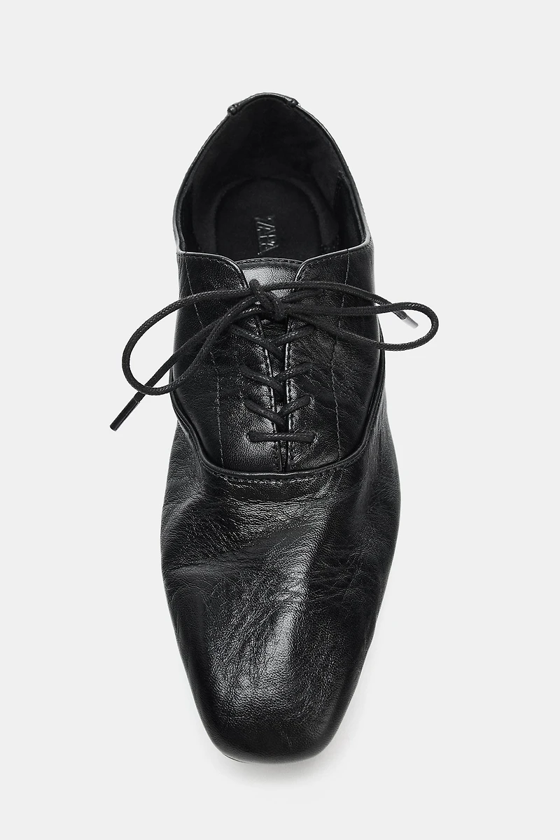 LACED LOW HEEL LEATHER SHOES