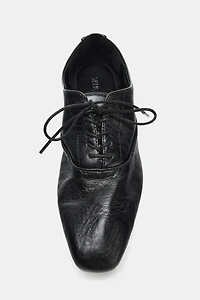 LACED LOW HEEL LEATHER SHOES