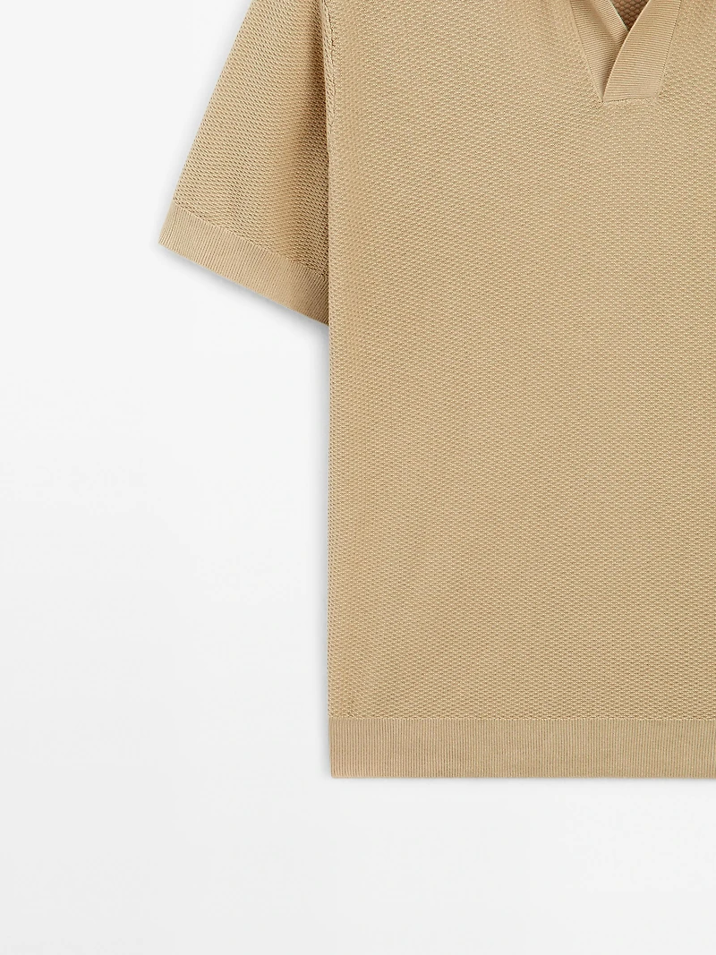 Textured knit short sleeve polo shirt