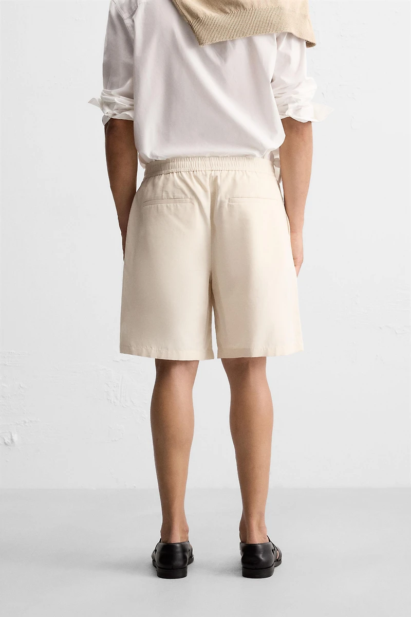 TEXTURED REGULAR FIT SHORTS