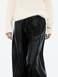 Wide-leg voluminous trousers with darts