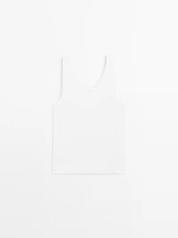 Ribbed top with neckline