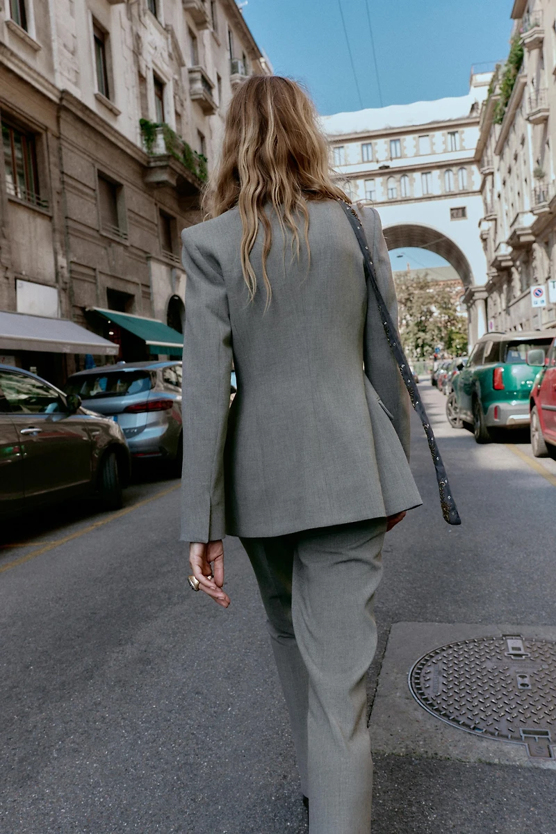 ONE-BUTTON TAILORED BLAZER