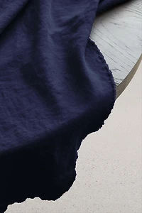 TABLECLOTH 01