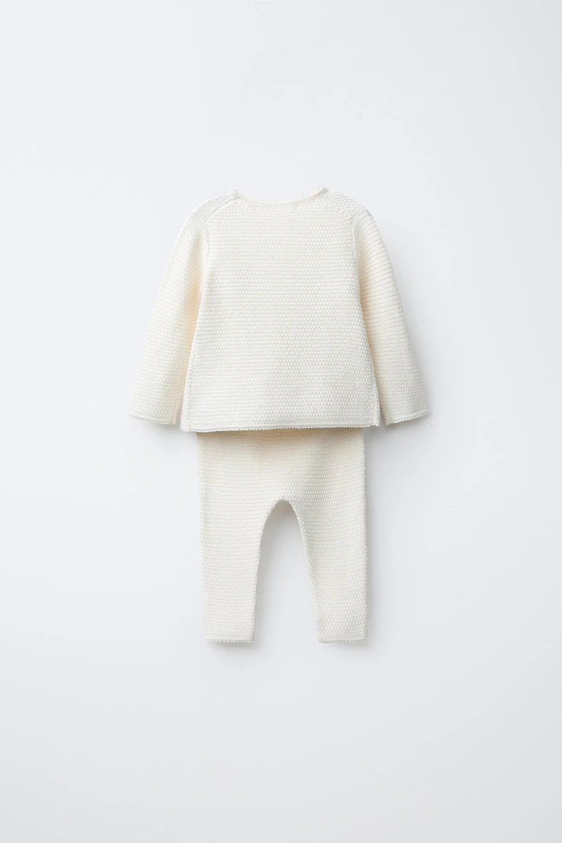 TEXTURED T-SHIRT AND SILK COTTON PANTS SET