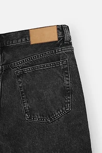 STRAIGHT FIT JEANS