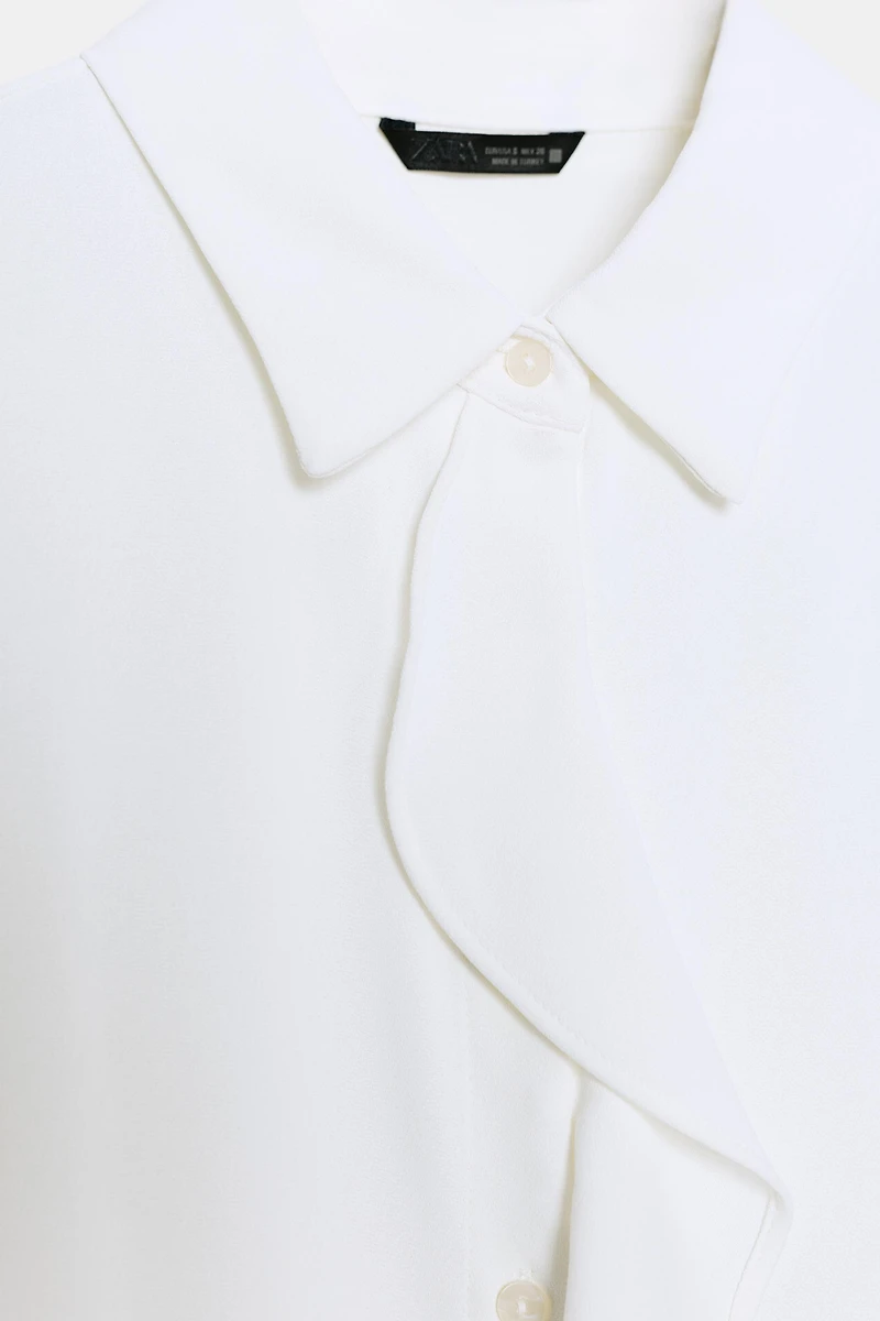 CHEMISE EN CRÊPE À VOLANT