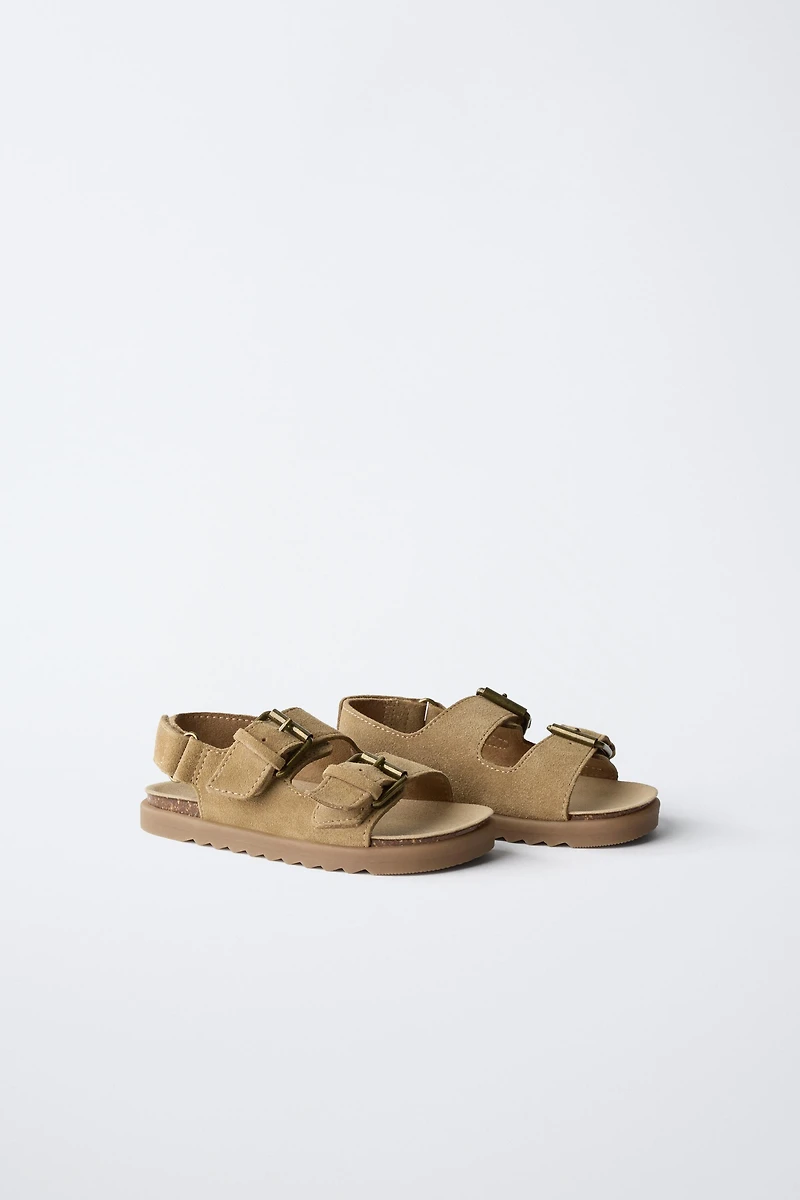 SANDALES EN CUIR