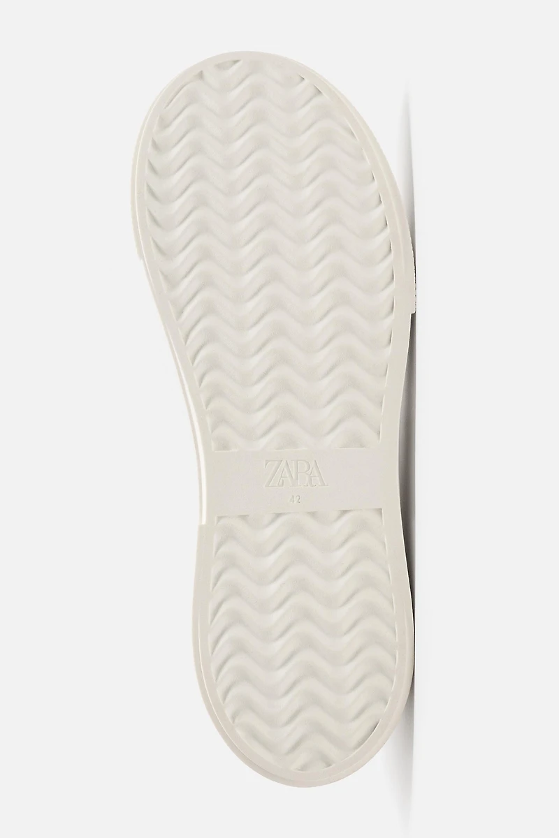 LACELESS SNEAKERS