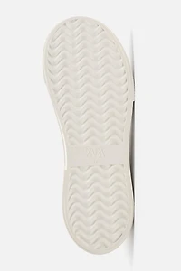 LACELESS SNEAKERS