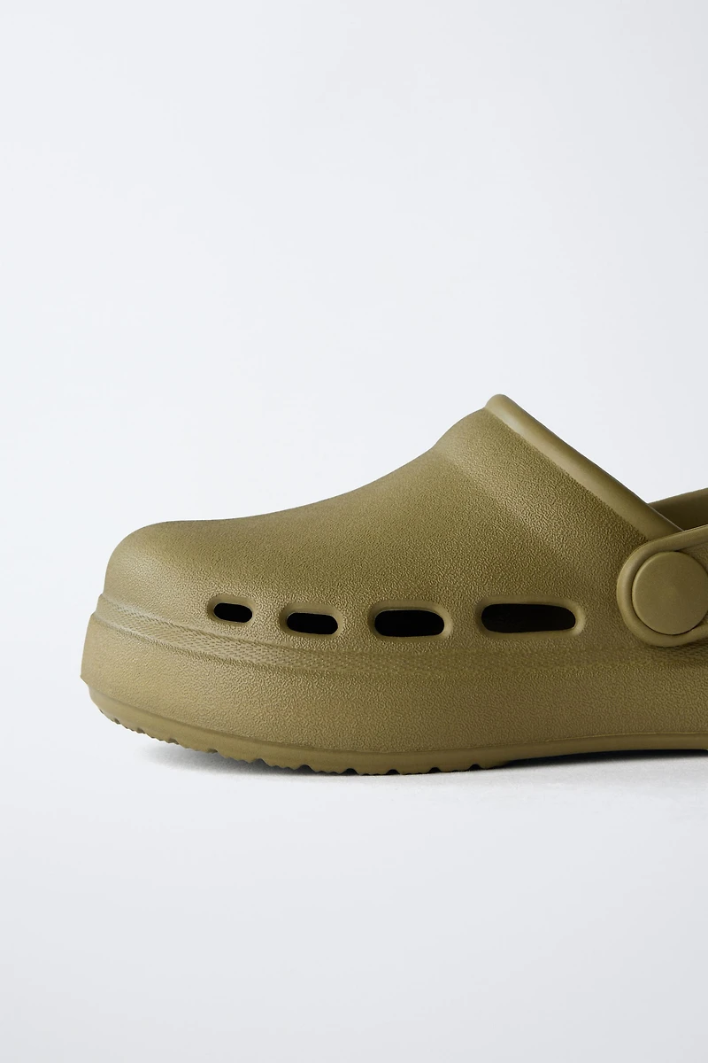 RUBBER CLOGS