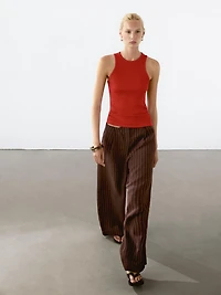 Ribbed halter top