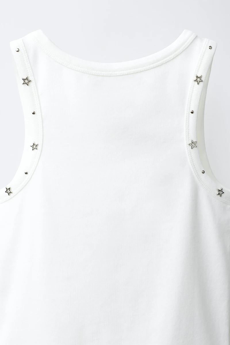 T-SHIRT À CLOUS ET ÉTOILES