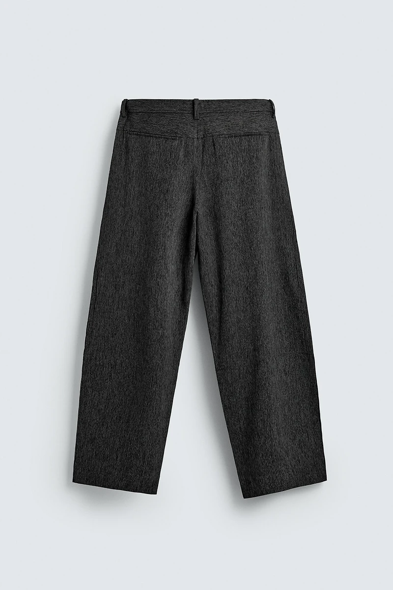 TEXTURED TAPERED FIT PANTS