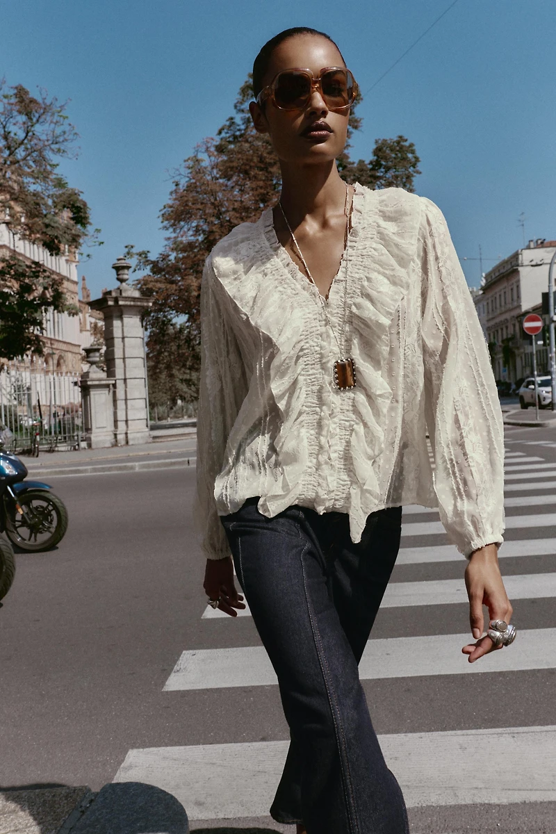 CHEMISE ROMANTIQUE EN PLUMETIS