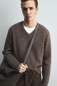 RIBBED V-NECK SWEATER LIMITED EDITION