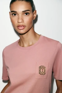 WASHED EFFECT BEAD TRIM T-SHIRT