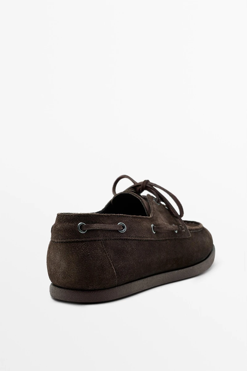 Split leather deck shoes