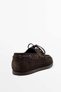 Split leather deck shoes