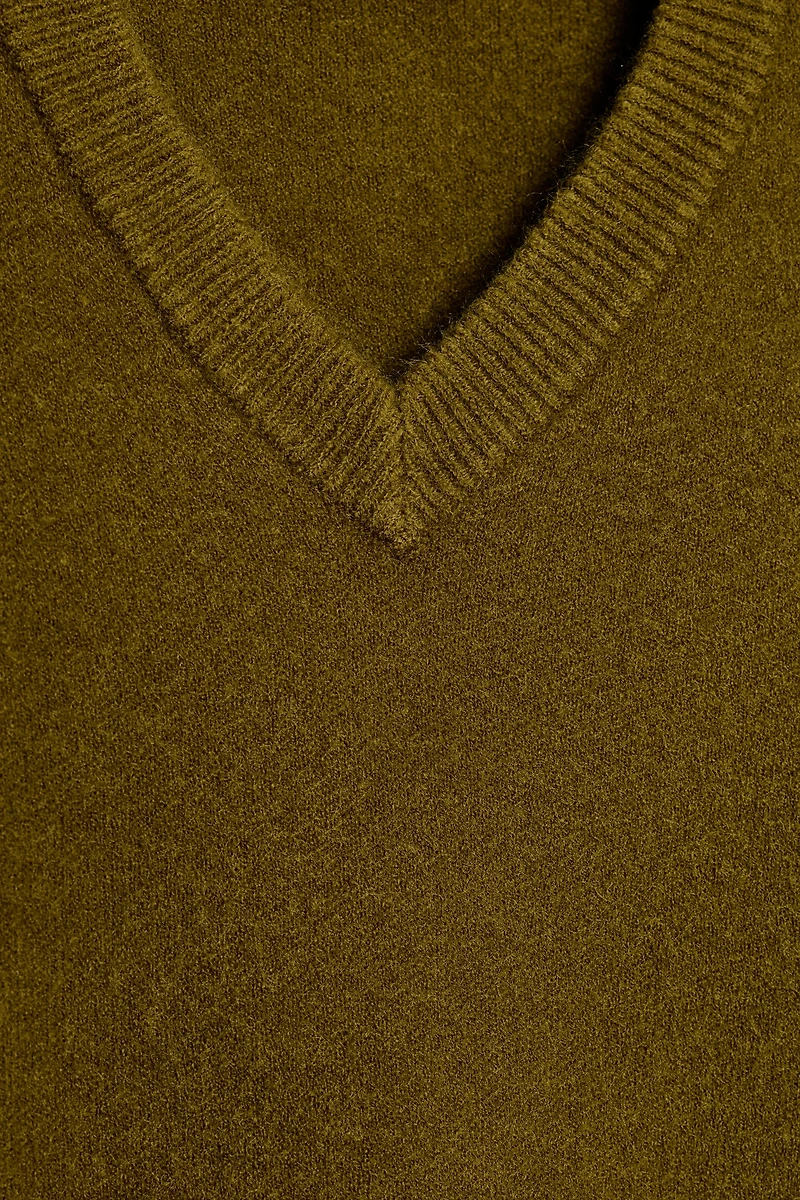 PLAIN KNIT V-NECK JUMPER