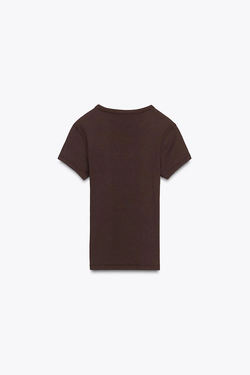 T-SHIRT À MANCHES COURTES EN MAILLE CÔTELÉE