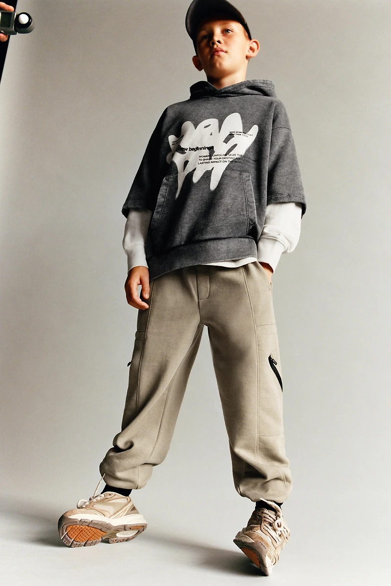 DOUBLE SLEEVE PRINT SWEATSHIRT
