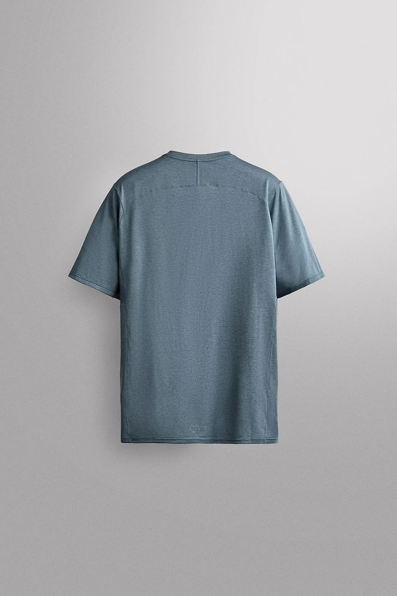 TECHNICAL STRUCTURED T-SHIRT