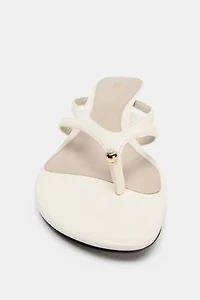 LEATHER SANDALS WITH DETAIL
