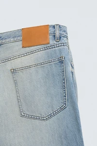 JEAN STRAIGHT FIT