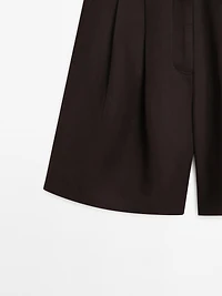 Pleated Bermuda shorts