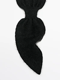 100% cashmere knit tie with bow