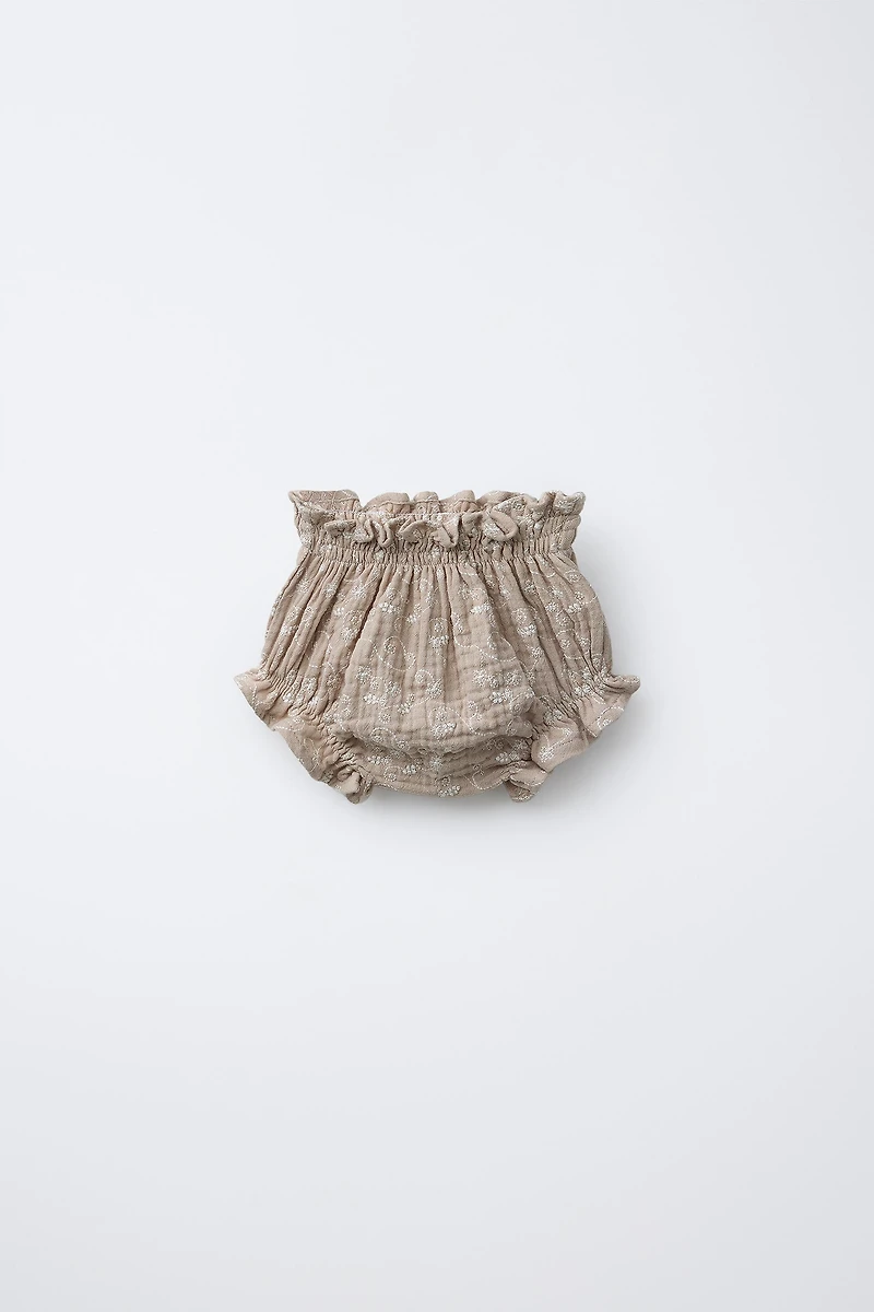 EMBROIDERED FLOWER BOTTOMS