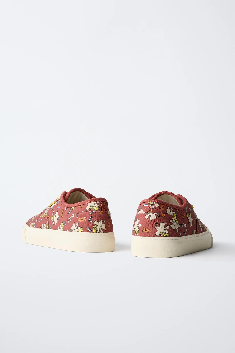 LACE-UP SNEAKERS