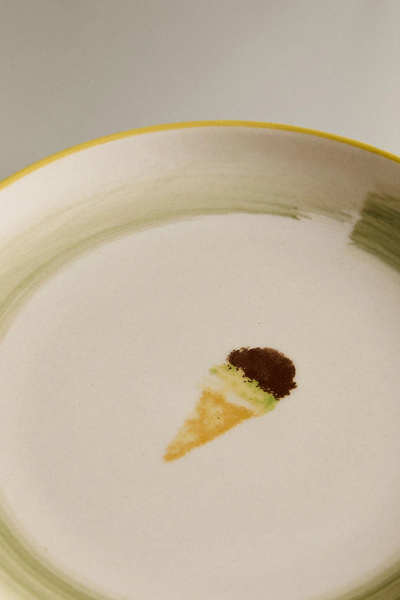 STONEWARE ICE CREAM DESSERT PLATE