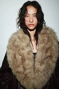 BLOUSON EN MATIÈRE SYNTHÉTIQUE AVEC COL AMOVIBLE