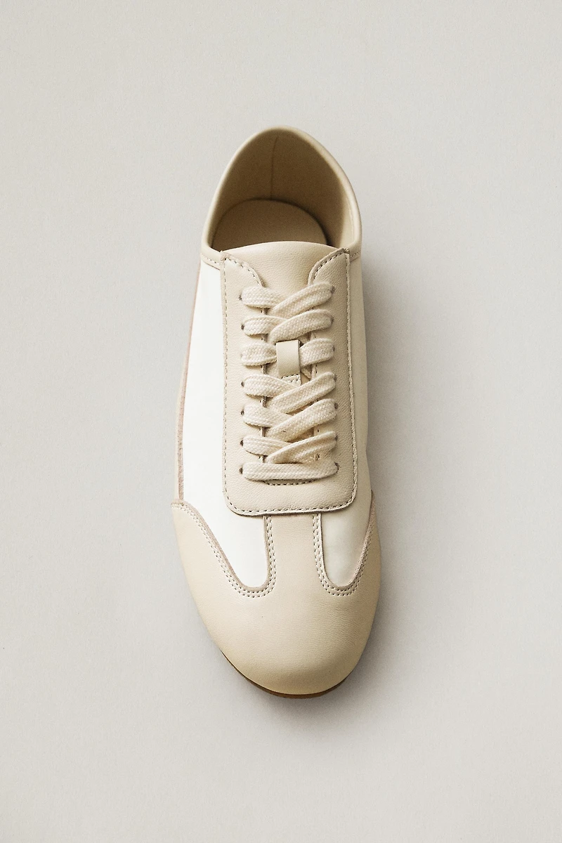 LEATHER SPORTS SHOE